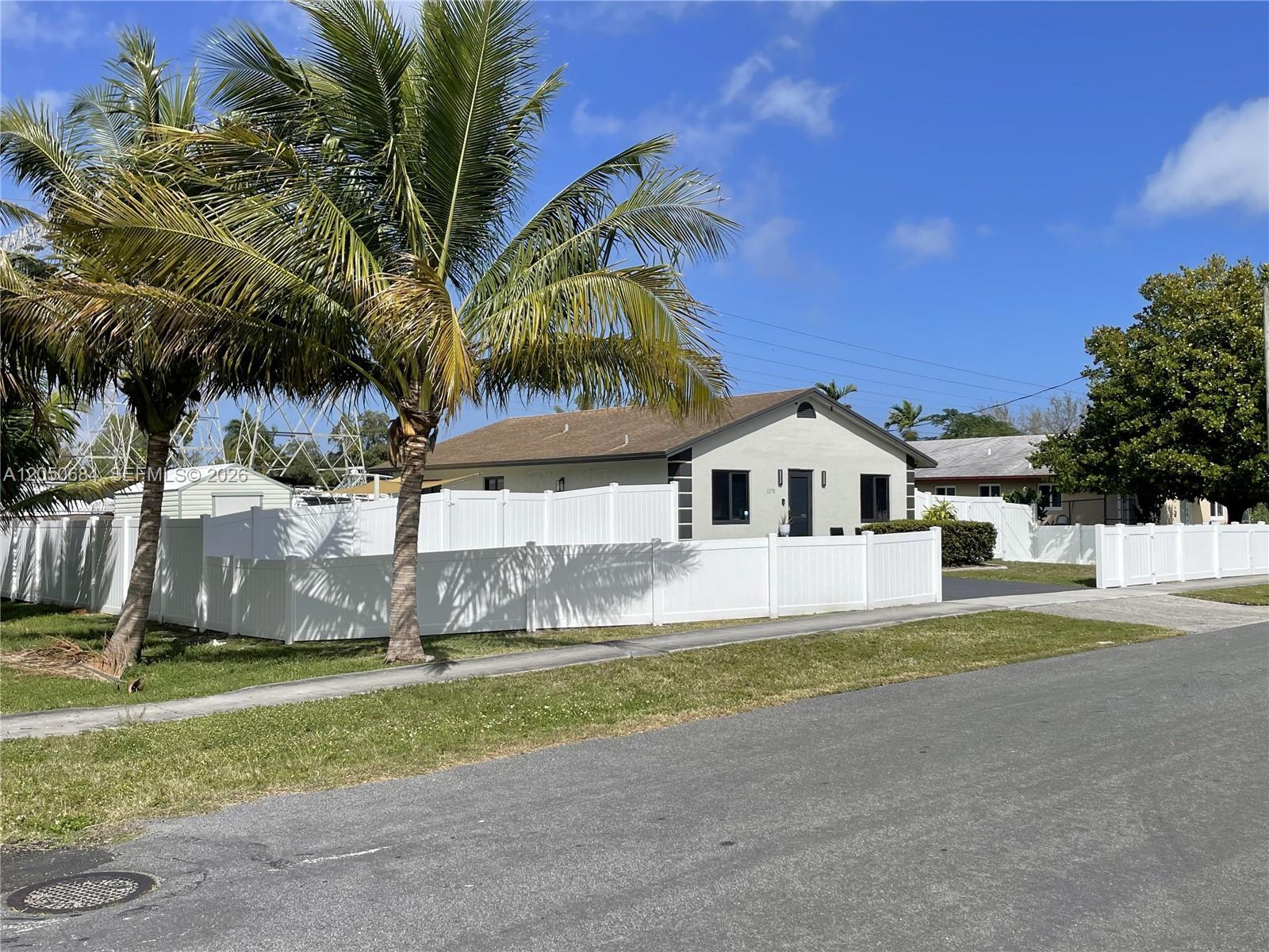1370 NW 3rd St, Dania Beach FL 33004