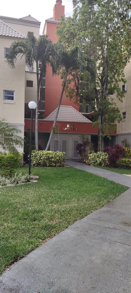 8215 Lake Dr # 505, Doral FL 33166