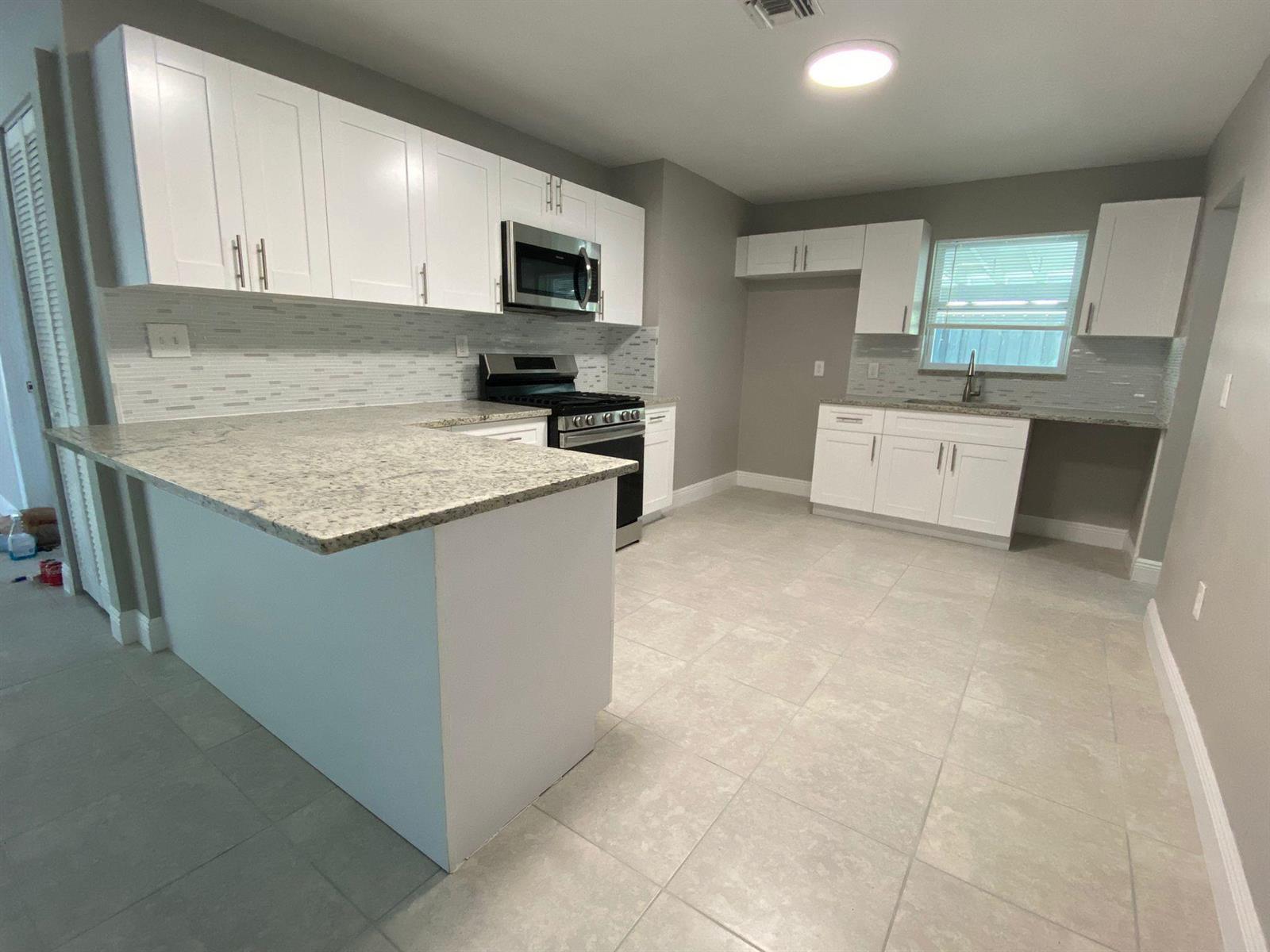 9121 Bamboo Drive, Palm Beach Gardens FL 33410