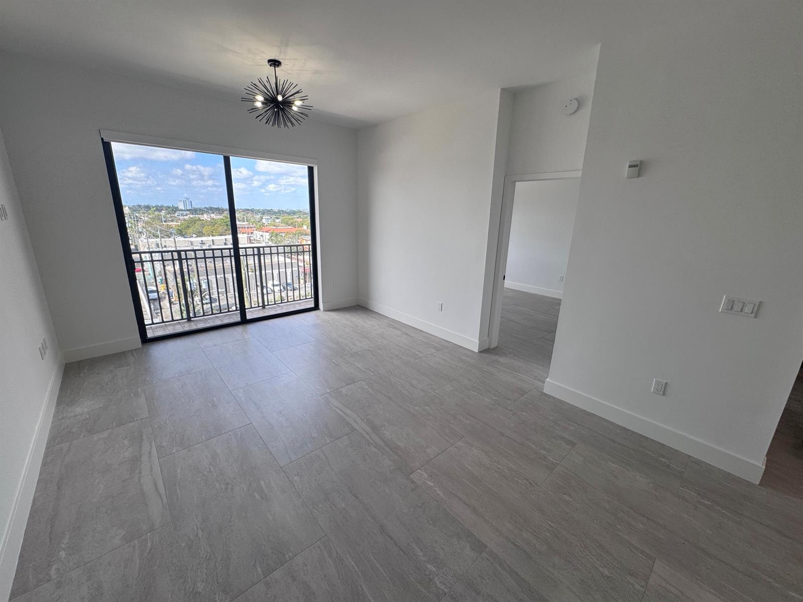 511 Lucerne Avenue # 611, FL 33460
