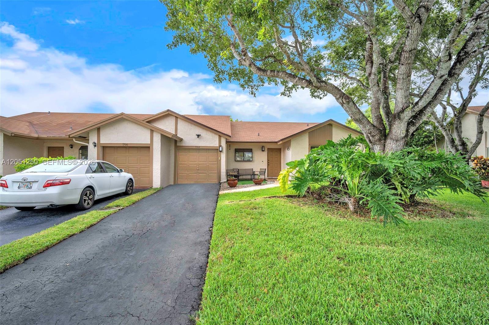 7702 NW 60th St, Tamarac FL 33321