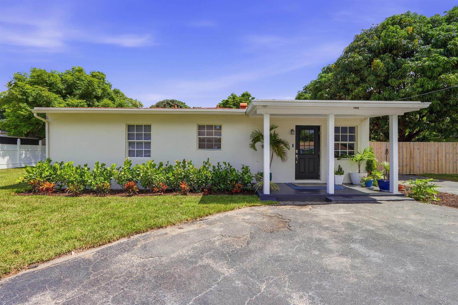 1900 Carissa Road, Lake Clarke Shores FL 33406