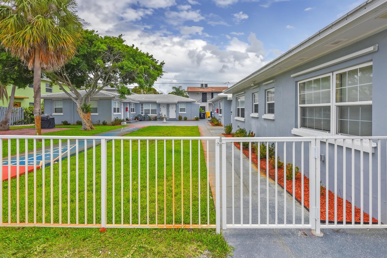1001 S Federal Highway # 7, Lake Worth FL 33460