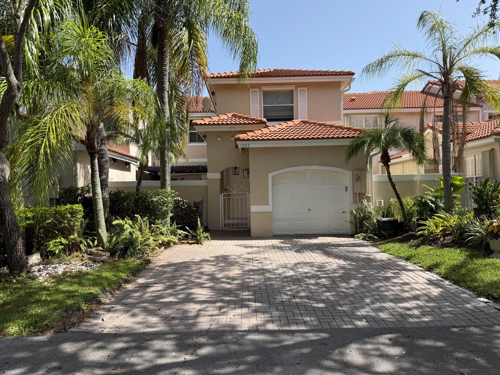 1085 River Birch Street, Hollywood FL 33019