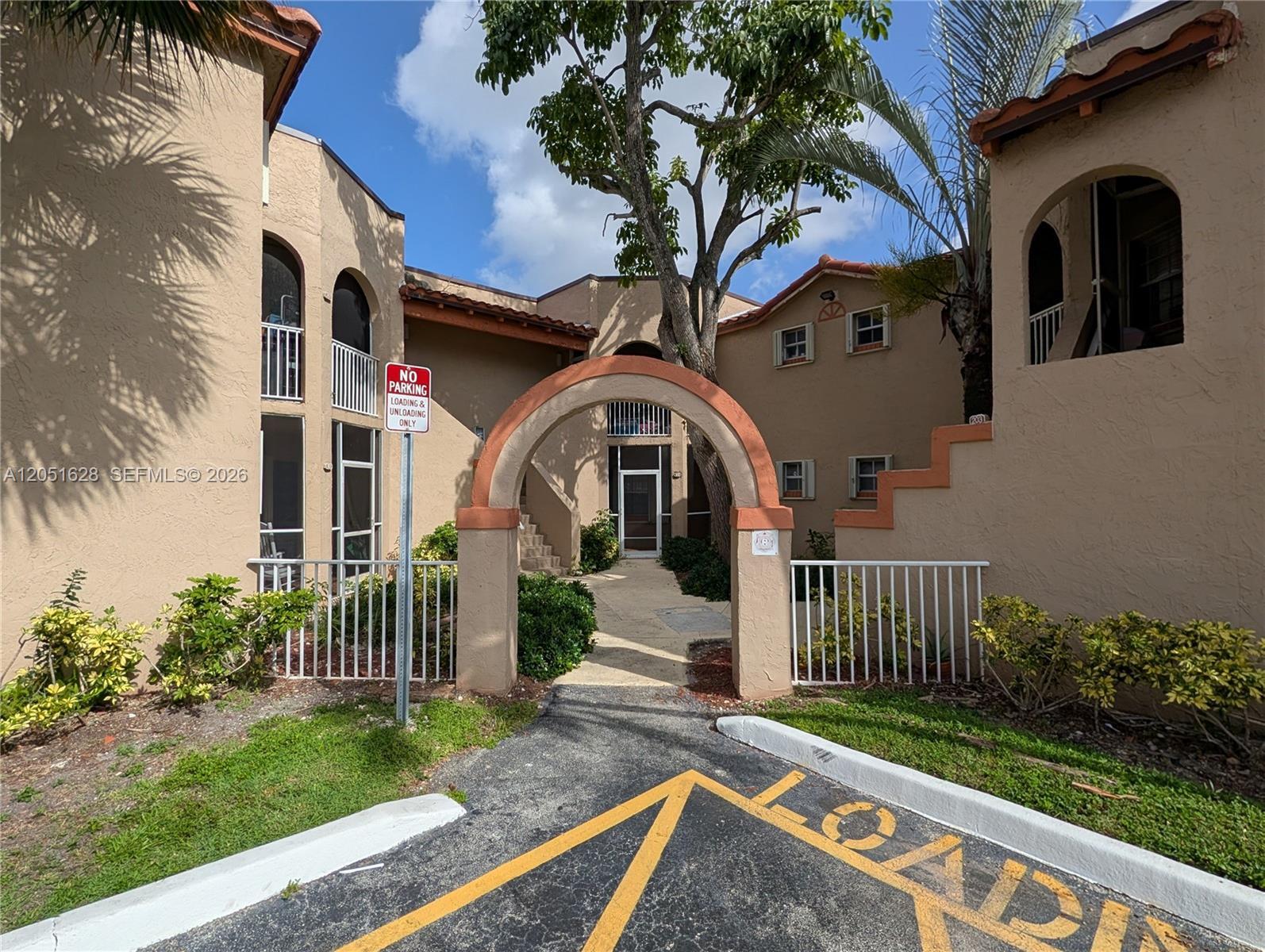 301 SW 86th Ave # 101, Pembroke Pines FL 33025