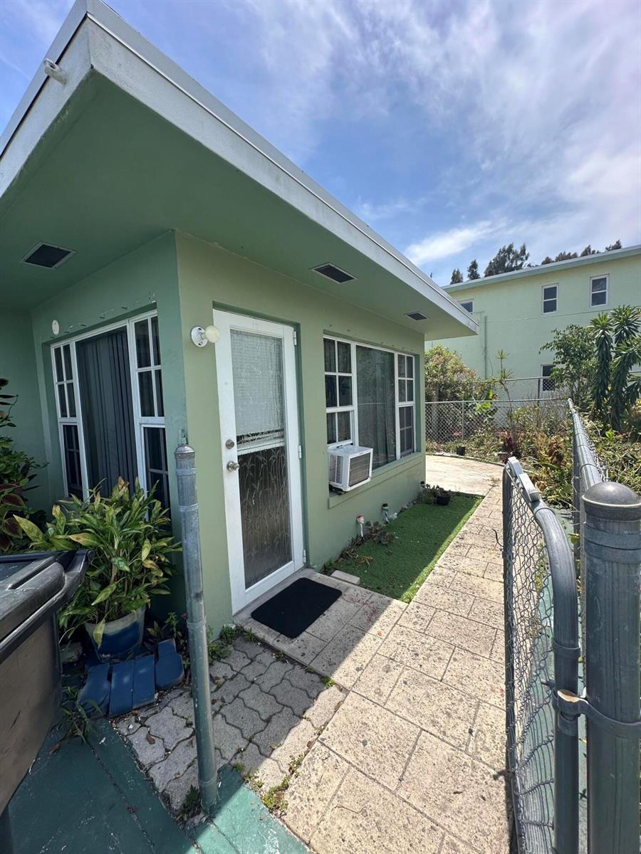 1126 N H Street # B, FL 33460