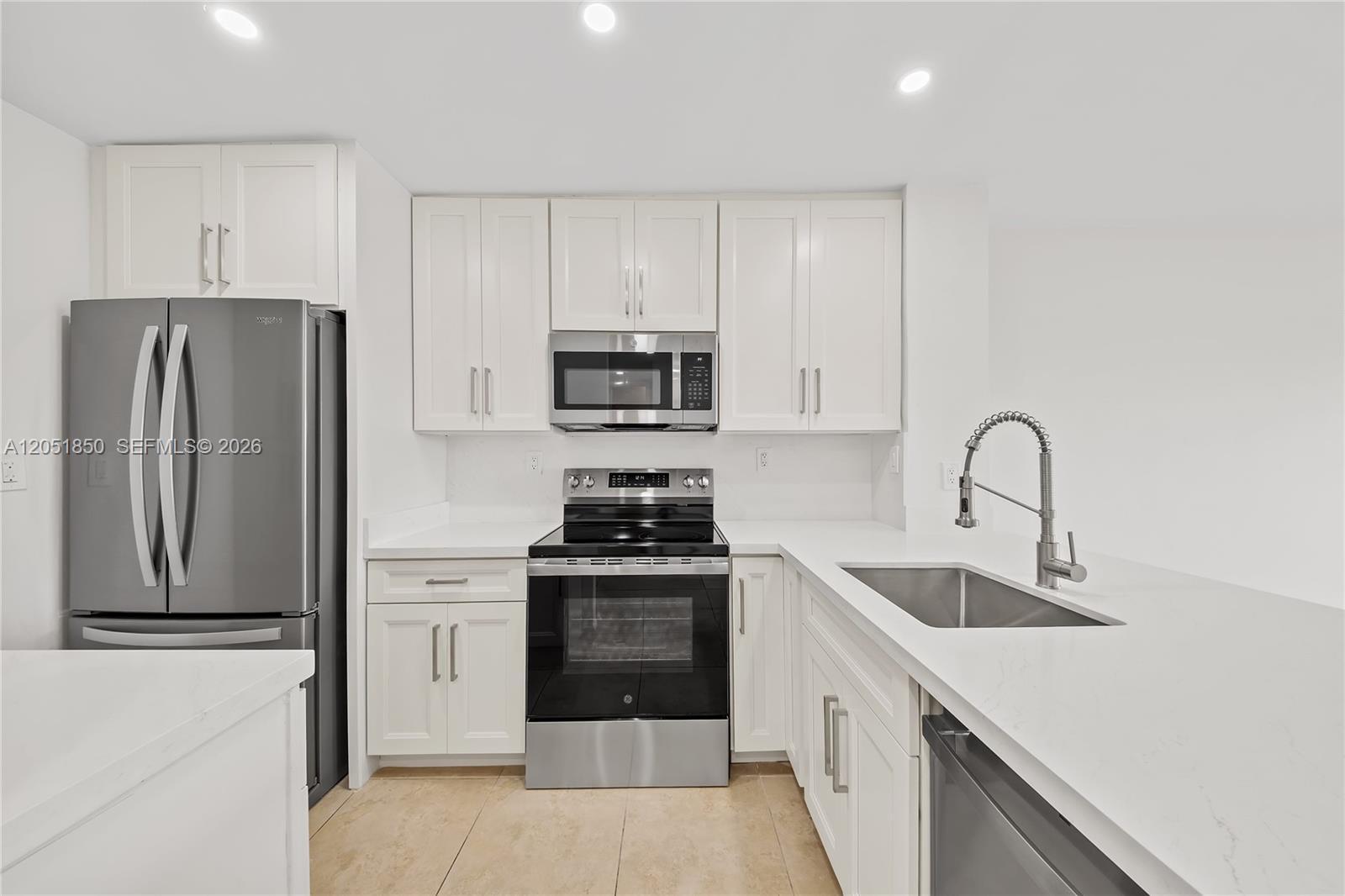 7900 Camino Cir # 406, Miami FL 33143