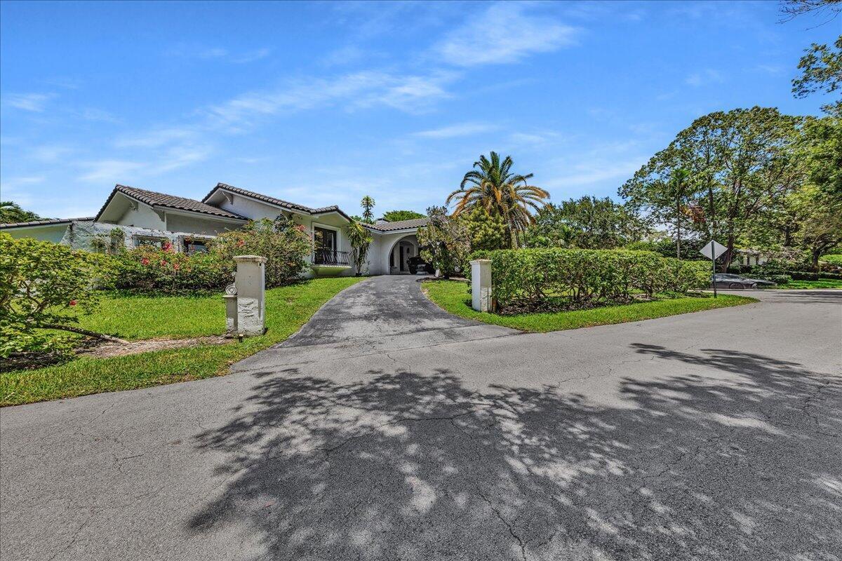 5901 SW 136th Street, Pinecrest FL 33156