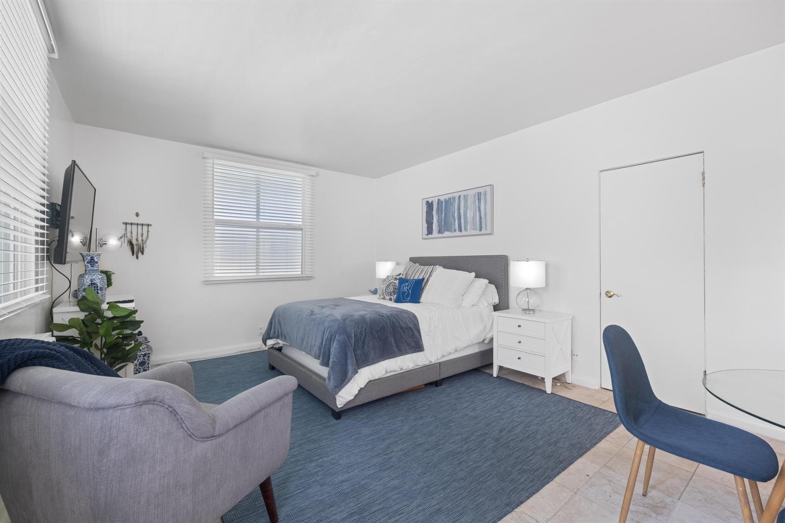 172 N County Road # 5, Palm Beach FL 33480