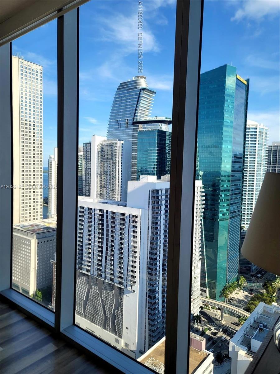 151 SE 1st St, Miami FL 33131