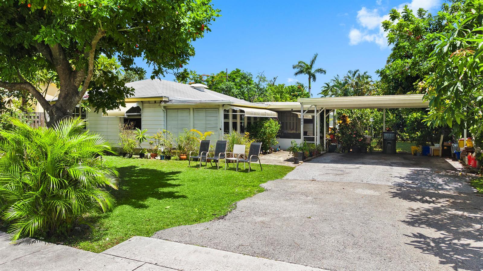 209 NE 5th Court, Delray Beach FL 33444