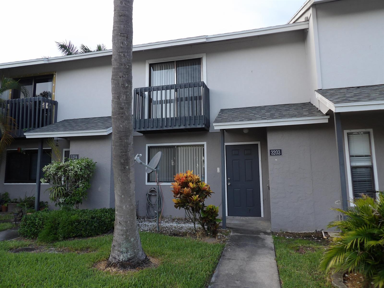 3203 Poolside Drive, FL 33463