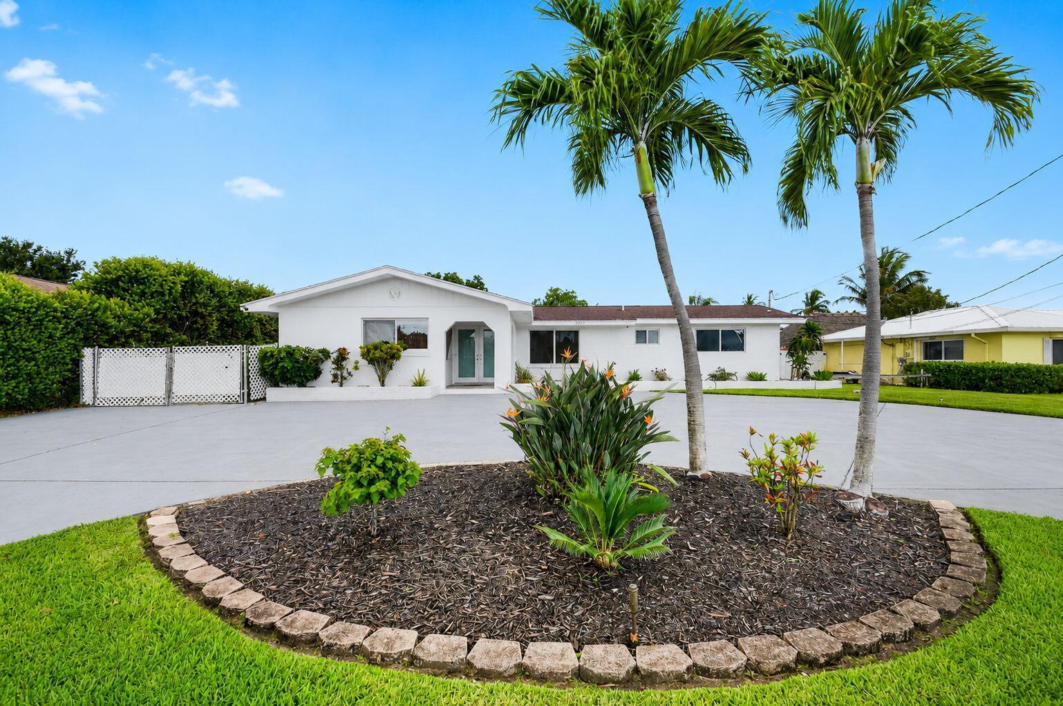 7951 W Lake Drive, Lake Clarke Shores FL 33406