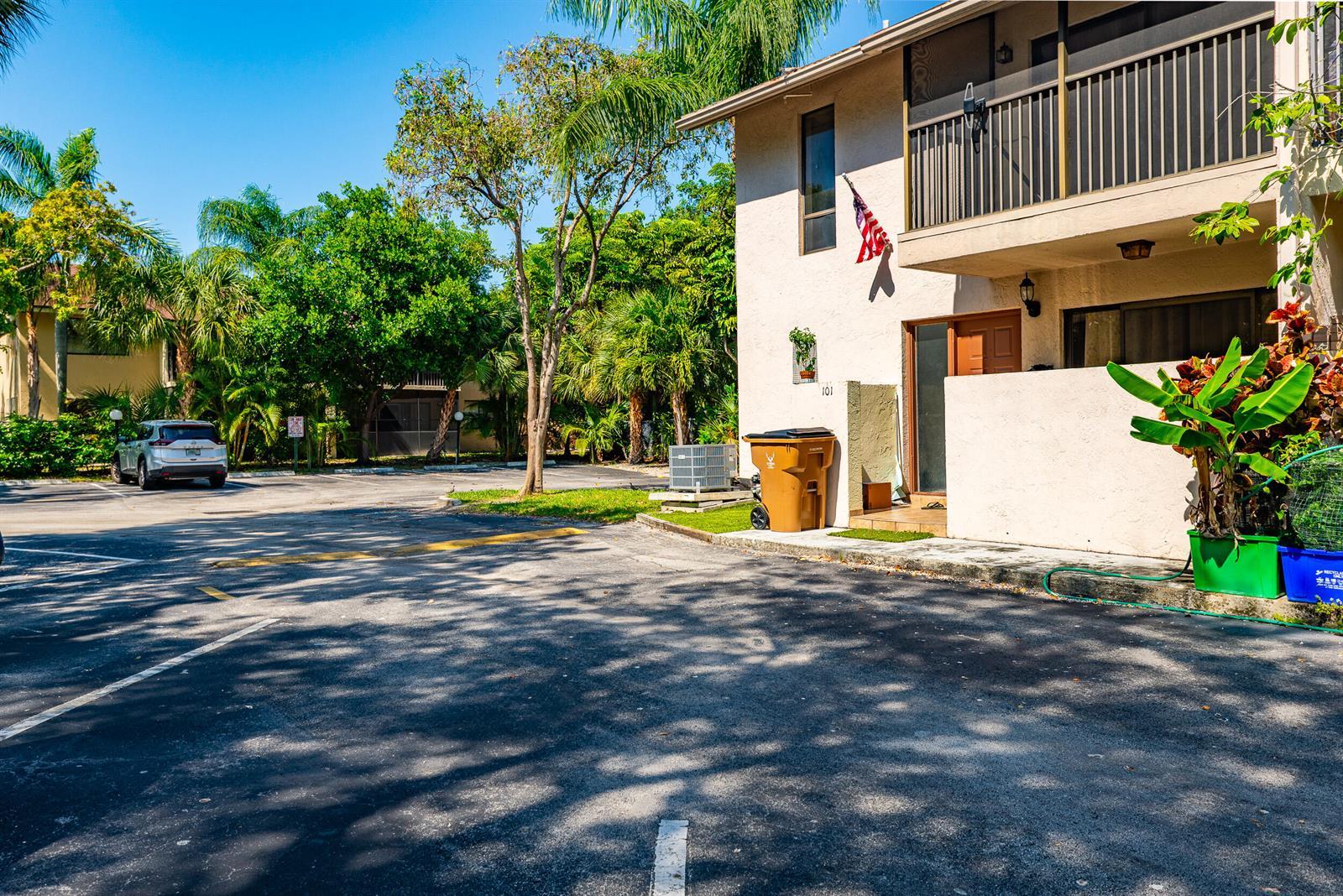 740 SE 1st Way # 101, Deerfield Beach FL 33441