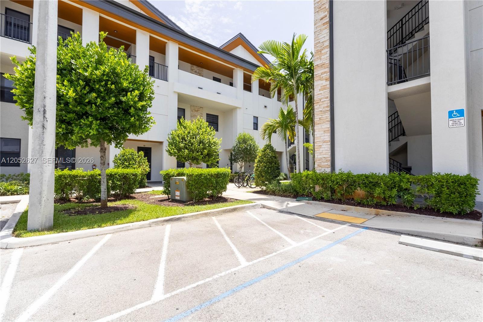 10407 NW 82nd St # 12, Doral FL 33178