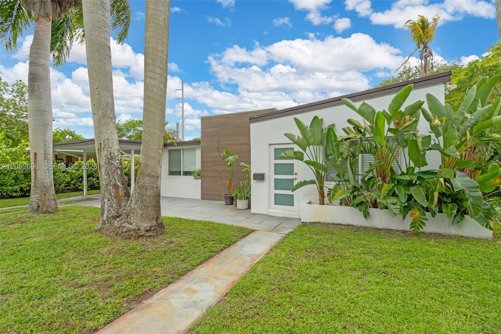 1580 NE 139th St, North Miami FL 33161