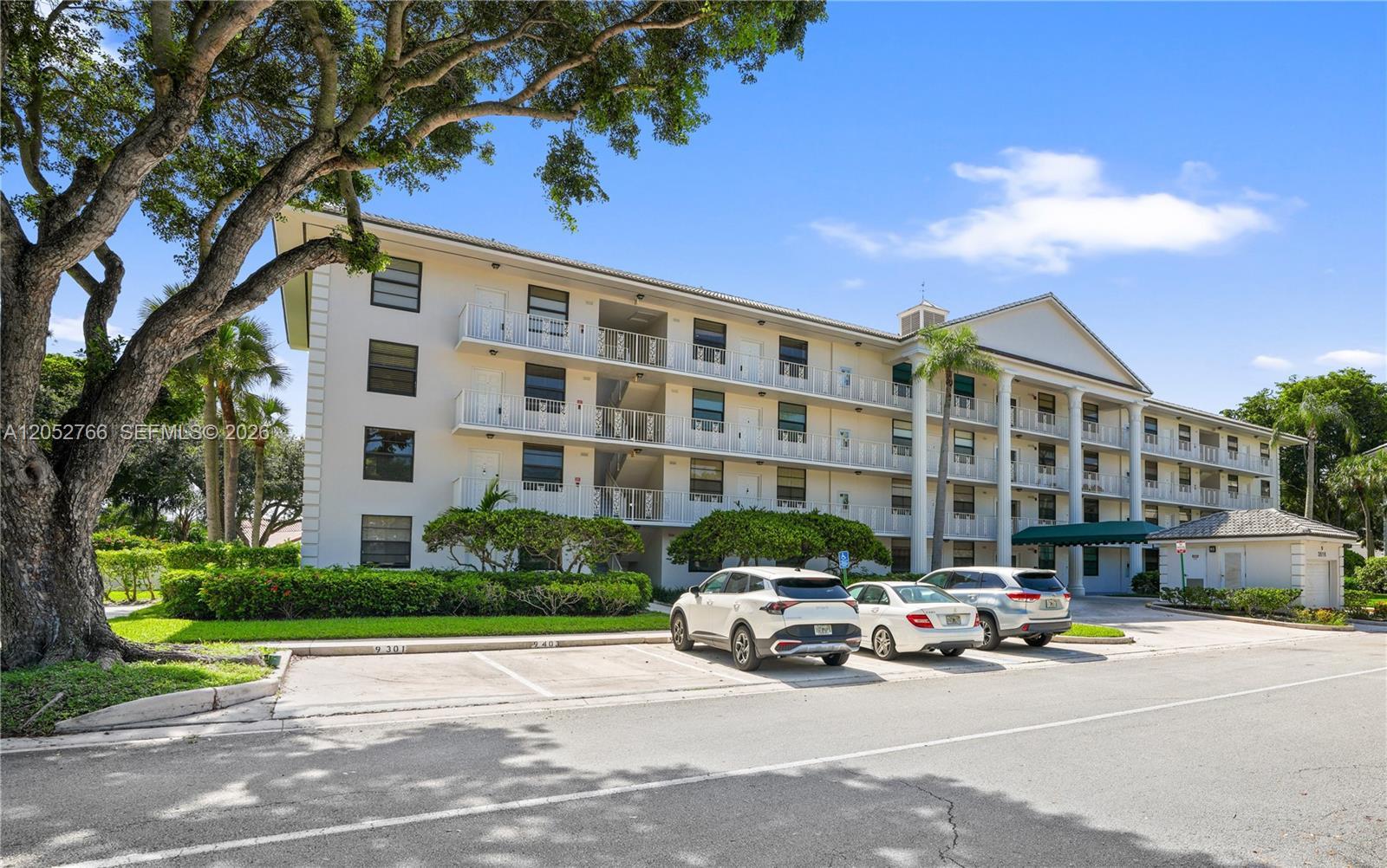 3516 Whitehall Dr # 301, West Palm Beach FL 33401