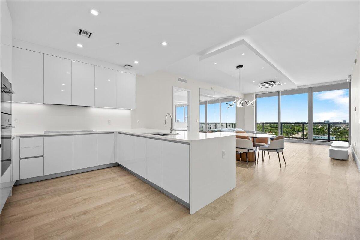 220 Lake Shore Drive # 917, Lake Park FL 33403