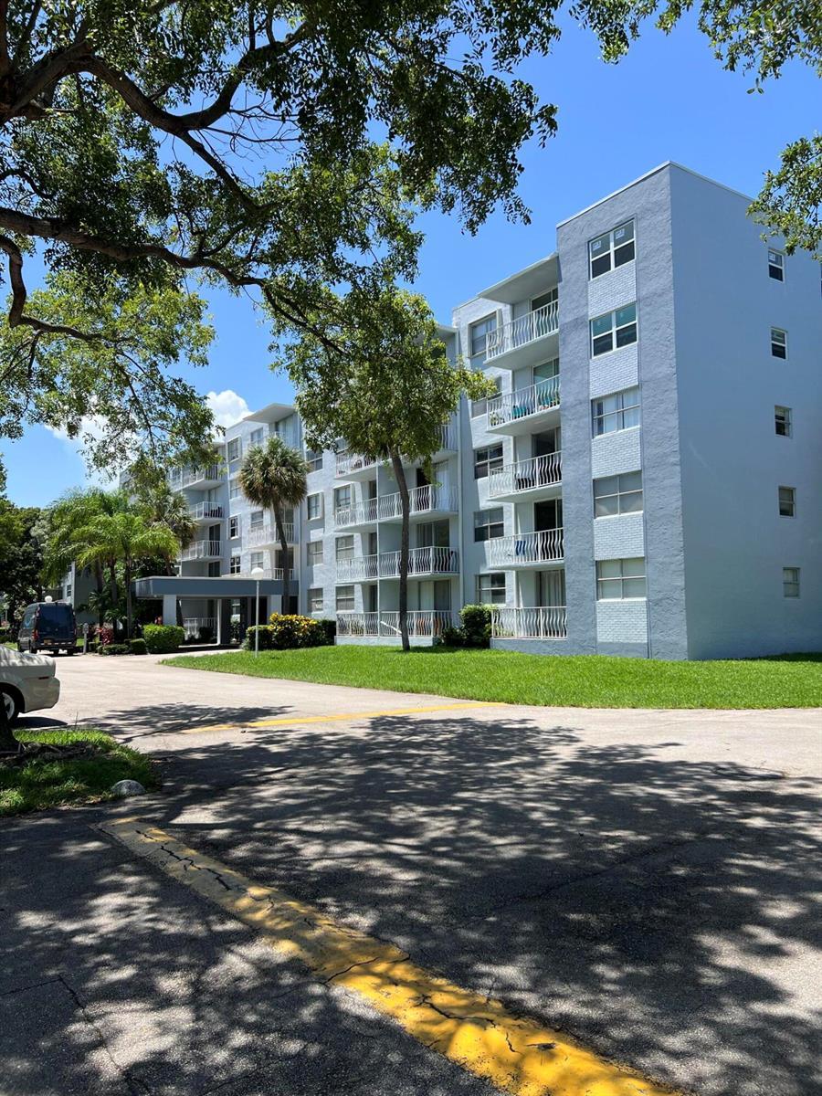 480 Executive Center Drive # 2d, West Palm Beach FL 33401