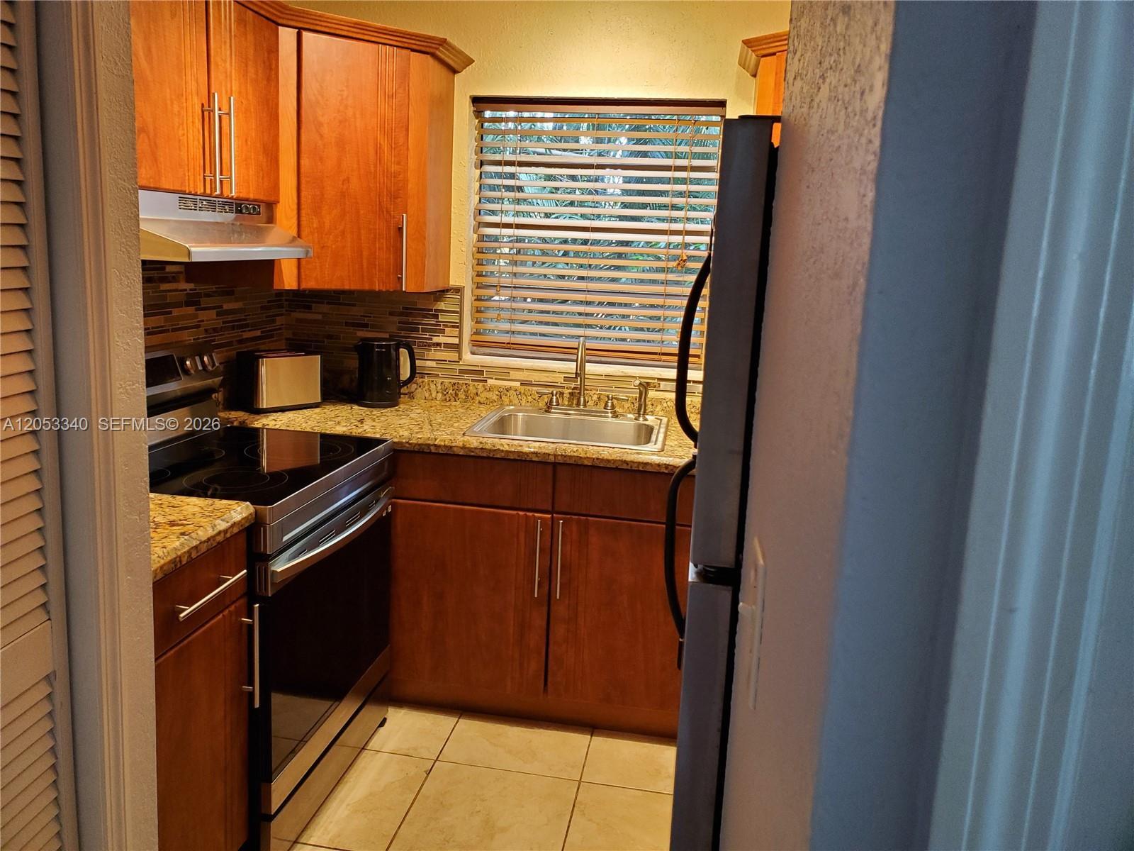 1300 Moffett St # 208, Hallandale Beach FL 33009