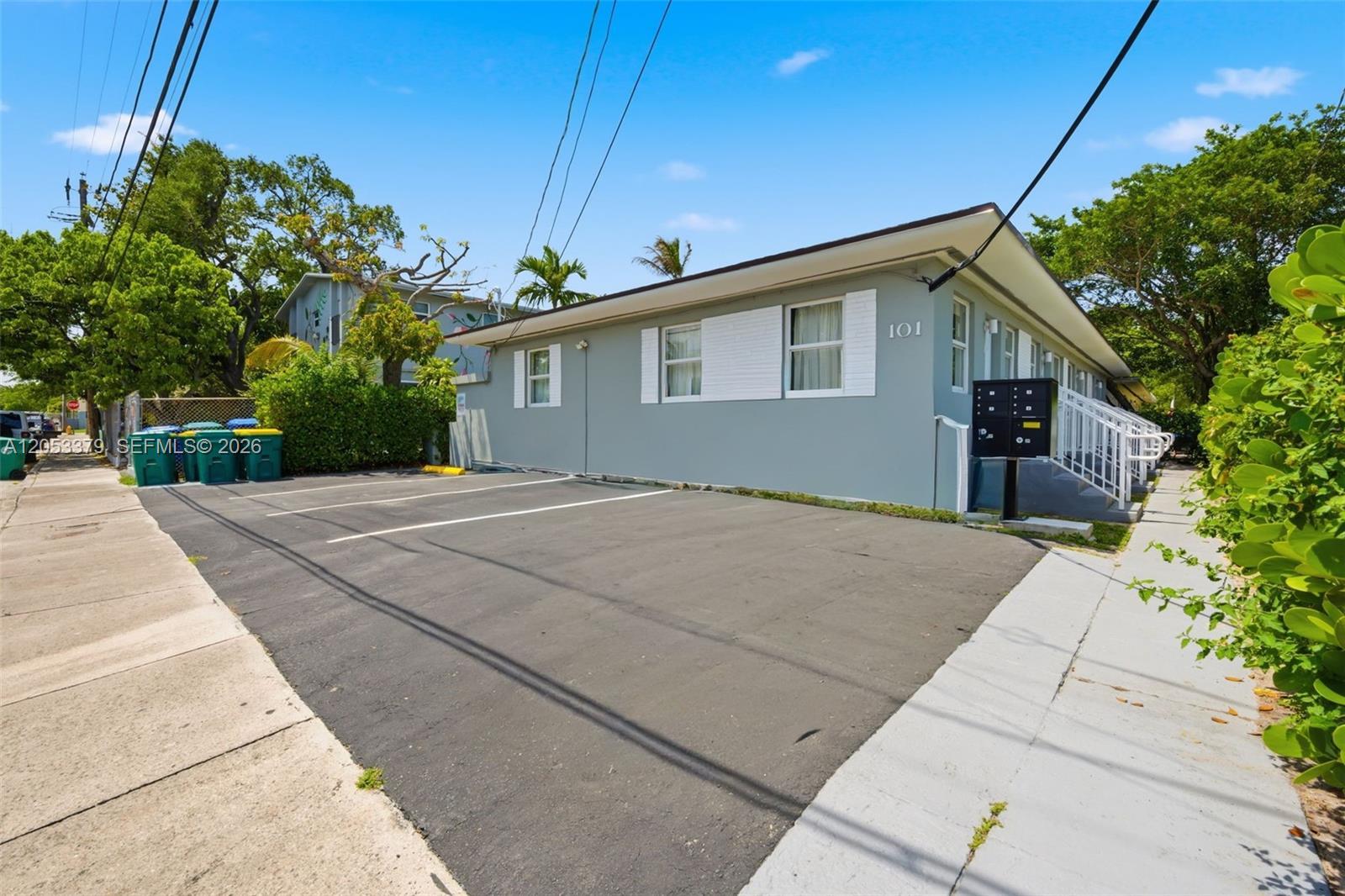 101 NW 74th St # 3, Miami FL 33150