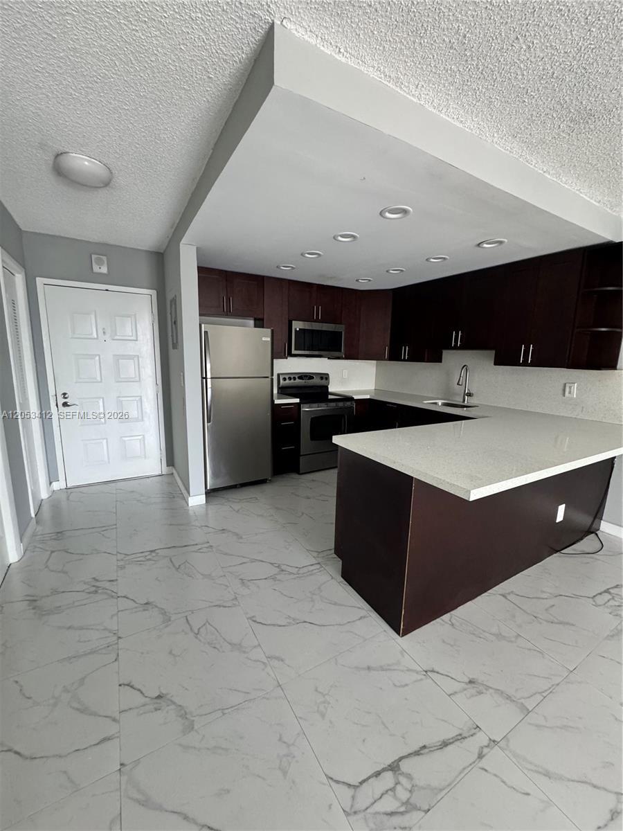 6930 Miami Gardens Dr # 515, Hialeah FL 33015