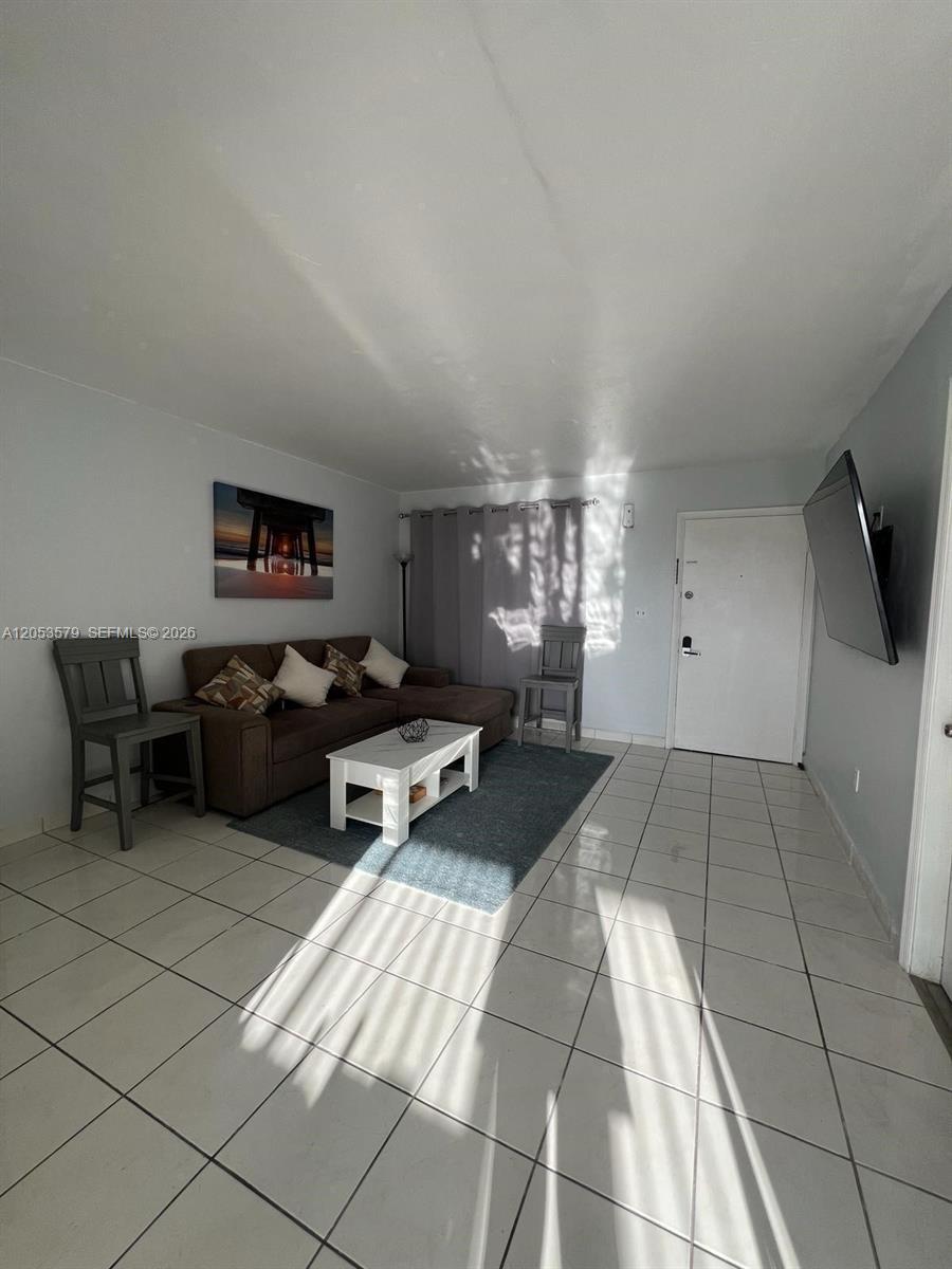 8615 NW 8th St # 414, Miami FL 33126