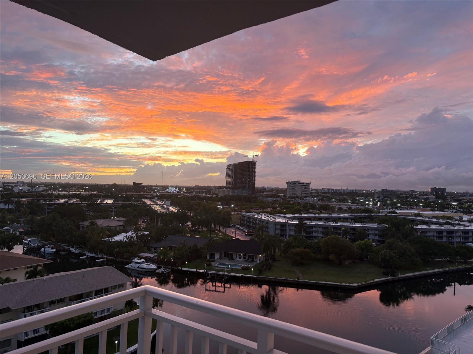 427 Golden Isles Dr # 10D, Hallandale Beach FL 33009
