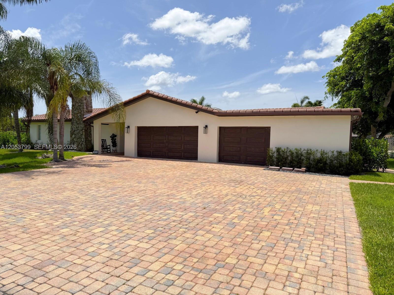 10950 SW 40th Ct, Davie FL 33328
