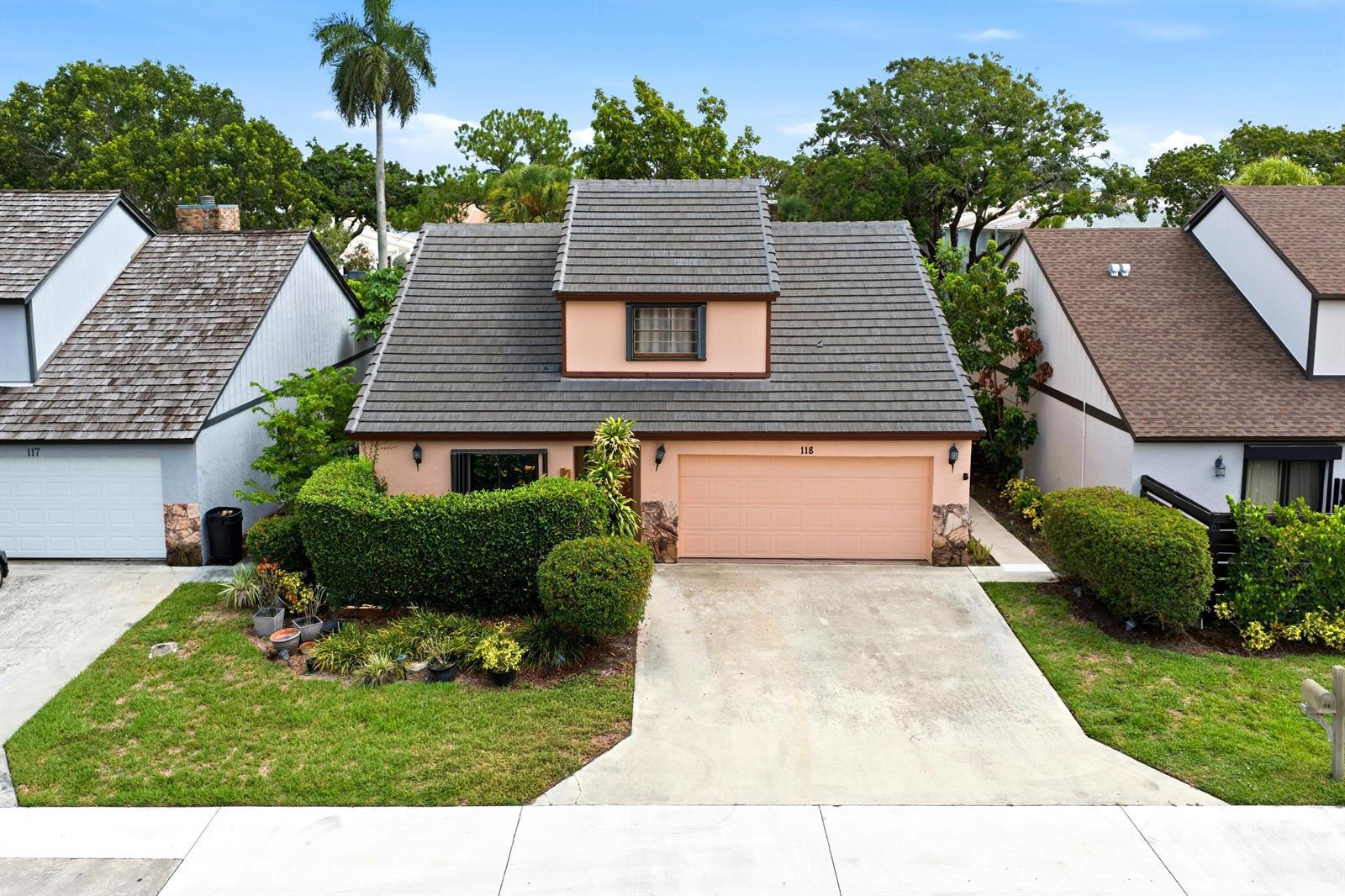 118 Beaumont Lane, Palm Beach Gardens FL 33410
