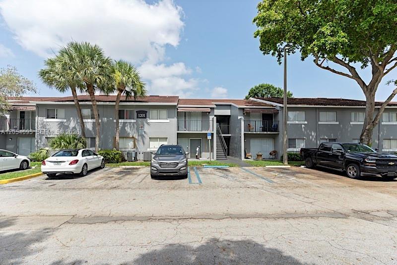 1201 Lake Victoria Dr # V, West Palm Beach FL 33411