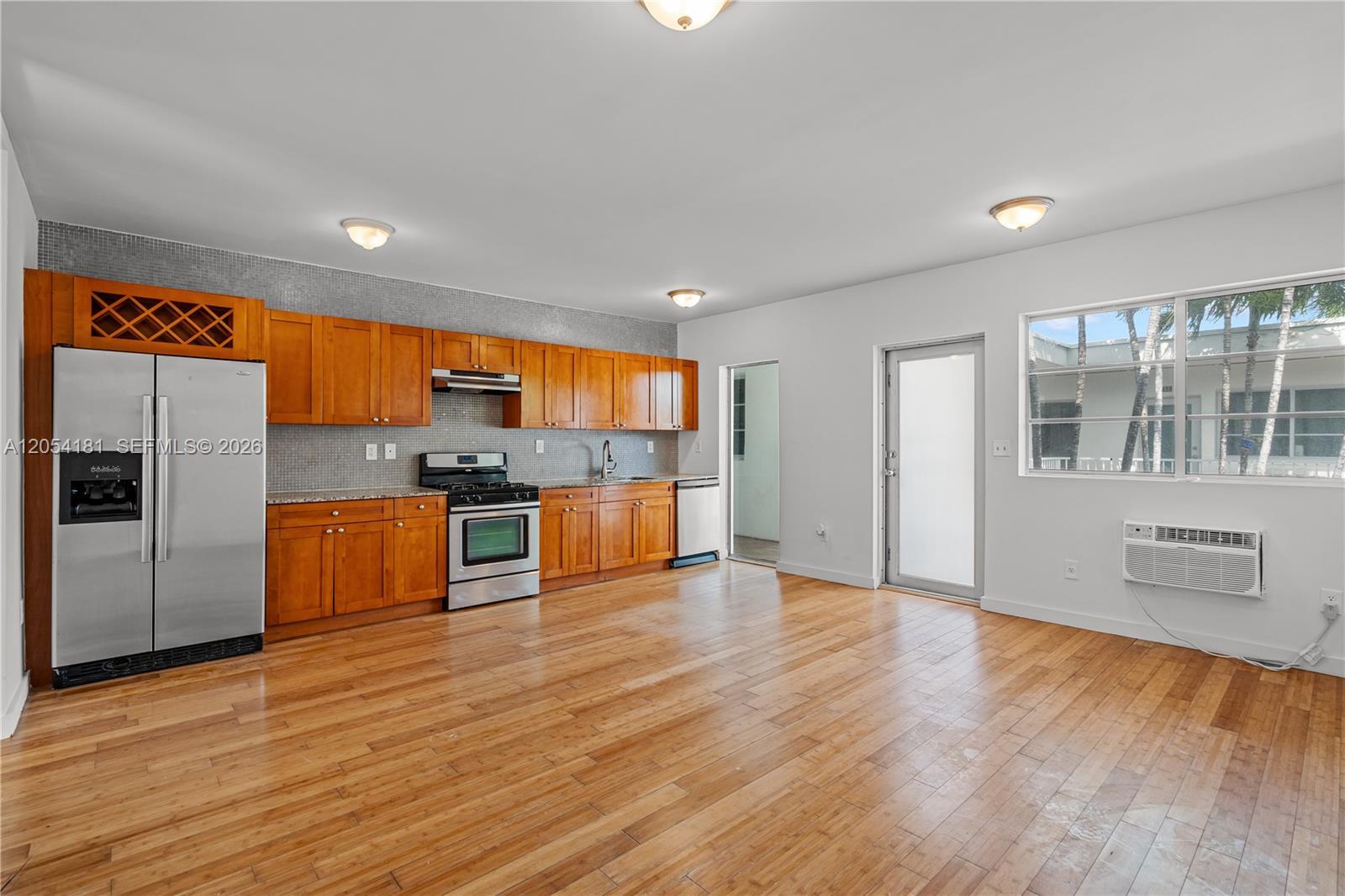 7950 Tatum Waterway Dr # N17, Miami Beach FL 33141