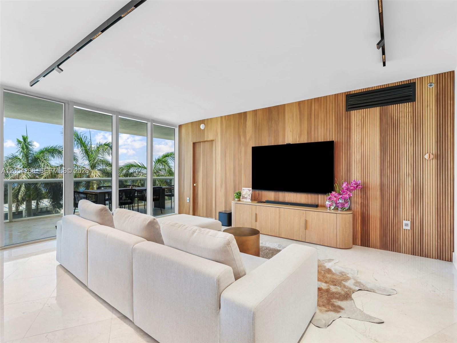 400 Alton Rd # 808, Miami Beach FL 33139