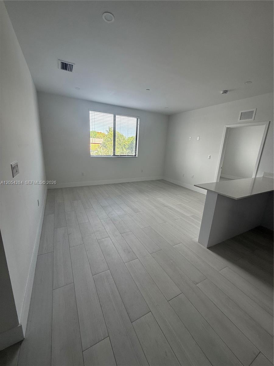 1091 E 17th St # 403, Hialeah FL 33010
