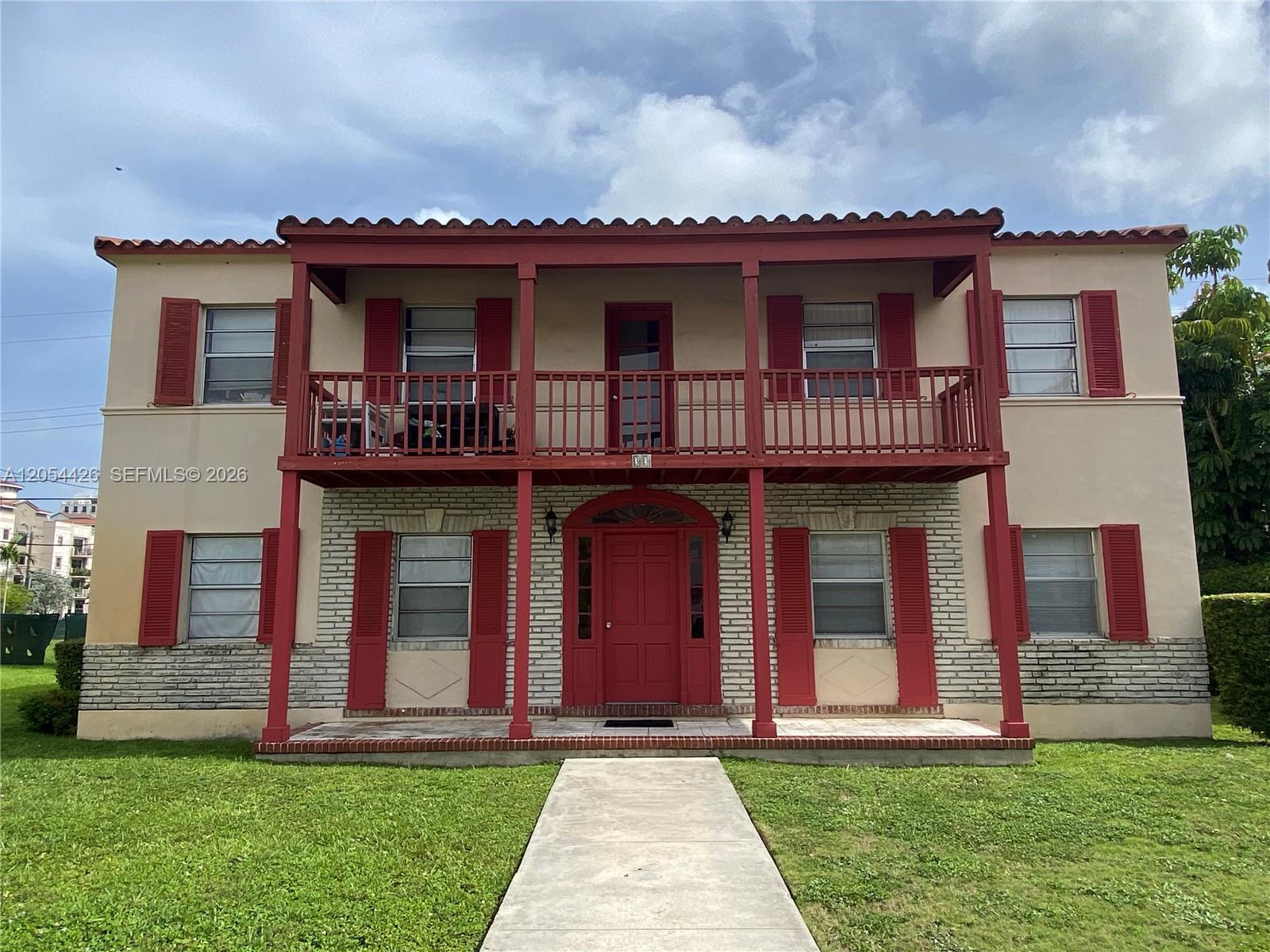 33 Madeira Ave # 3, Coral Gables FL 33134