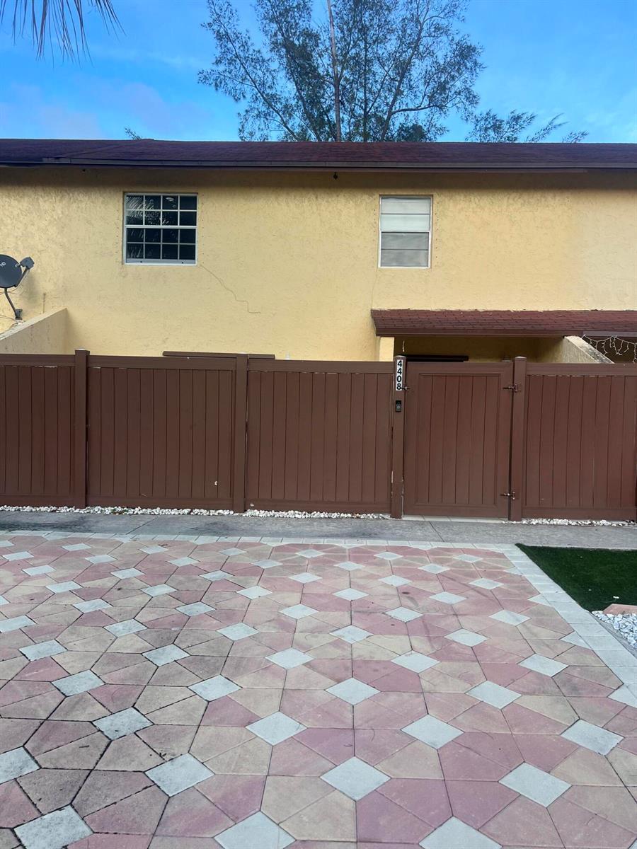 4408 NW 3RD Terrace, Deerfield Beach FL 33064