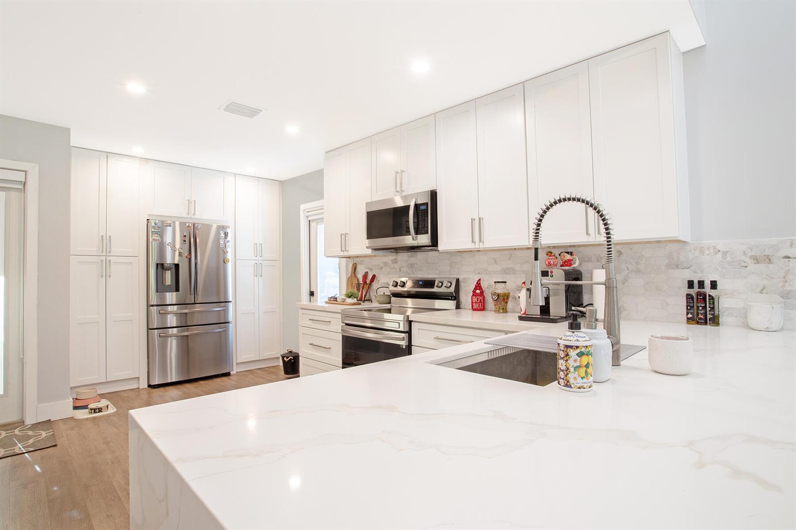 10048 SW 16th Street, Pembroke Pines FL 33025