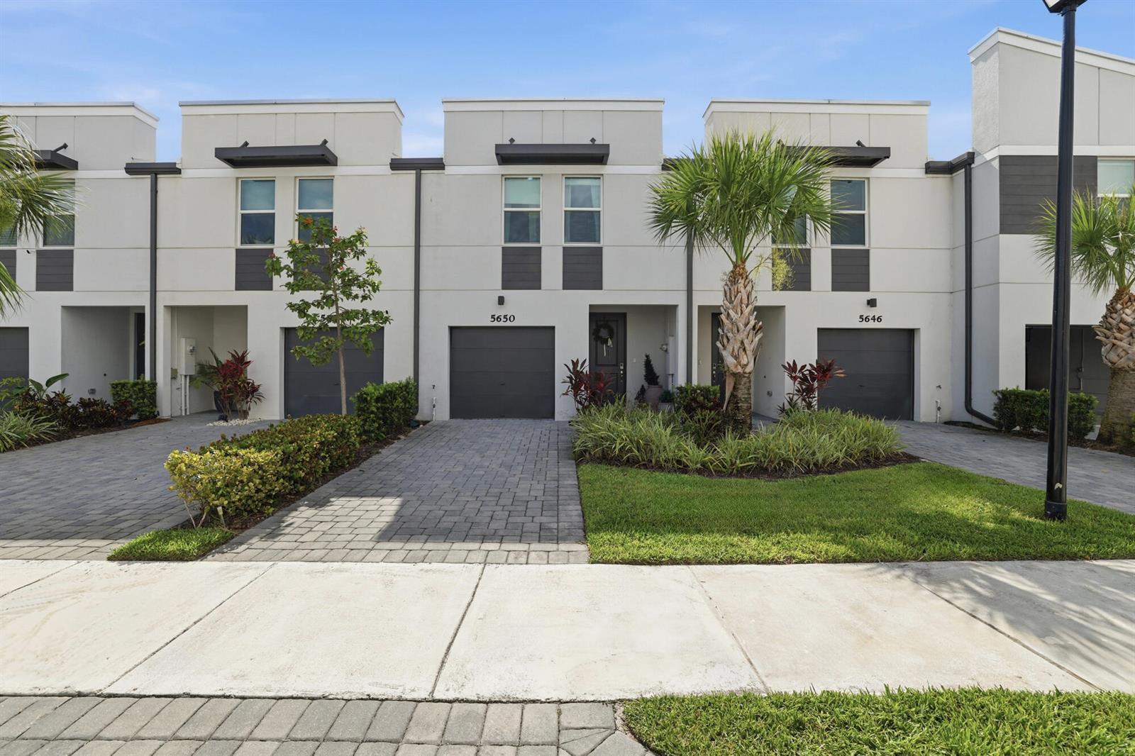 5650 Enclave Drive, Mangonia Park FL 33407