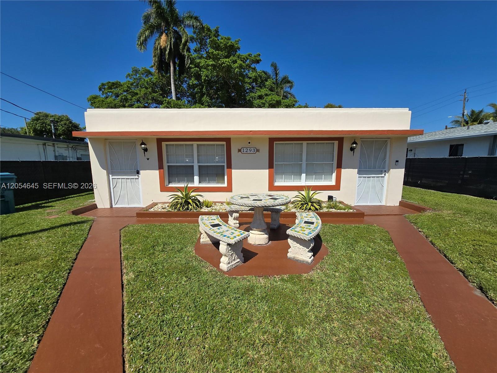 1293 NE 110th St # B, Miami FL 33161