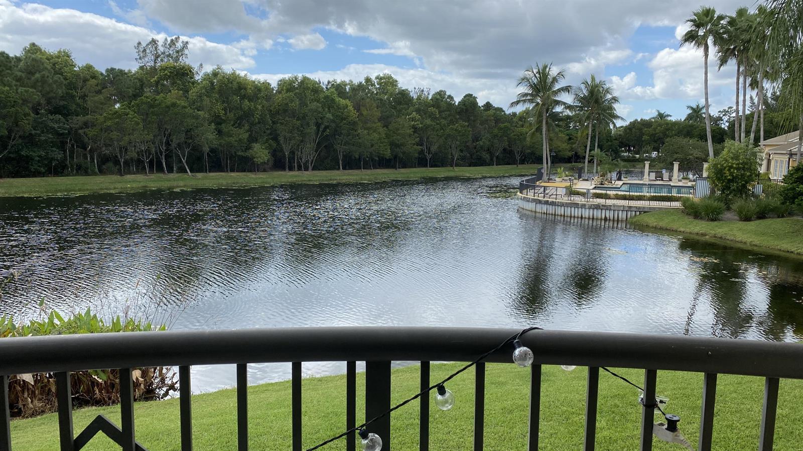 100 Crestwood Court N # 103, Royal Palm Beach FL 33411
