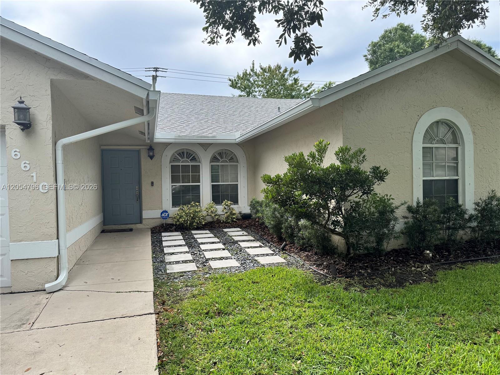 6610 NW 41st Ter, Coconut Creek FL 33073