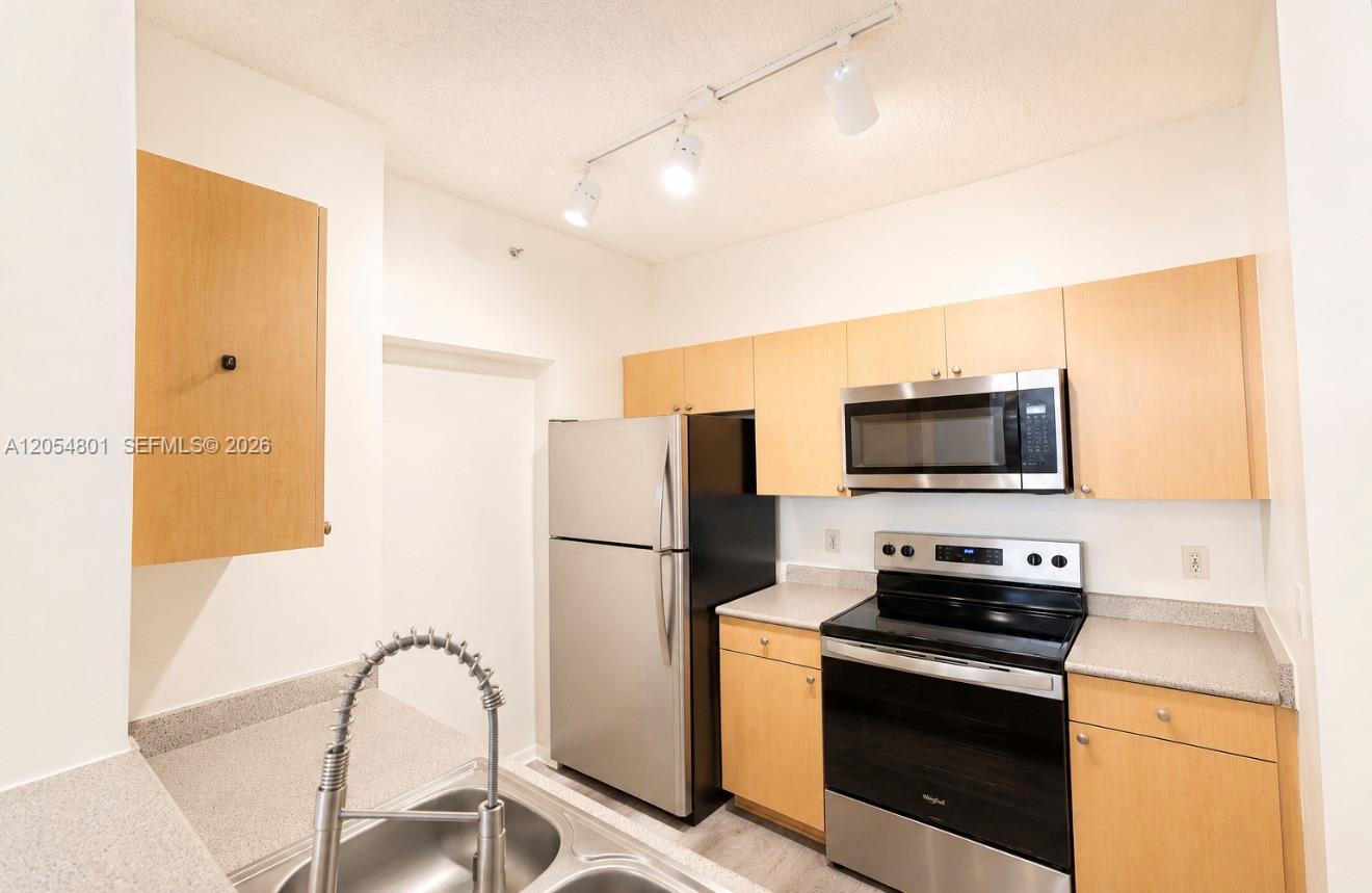1919 Van Buren St # 115A, Hollywood FL 33020