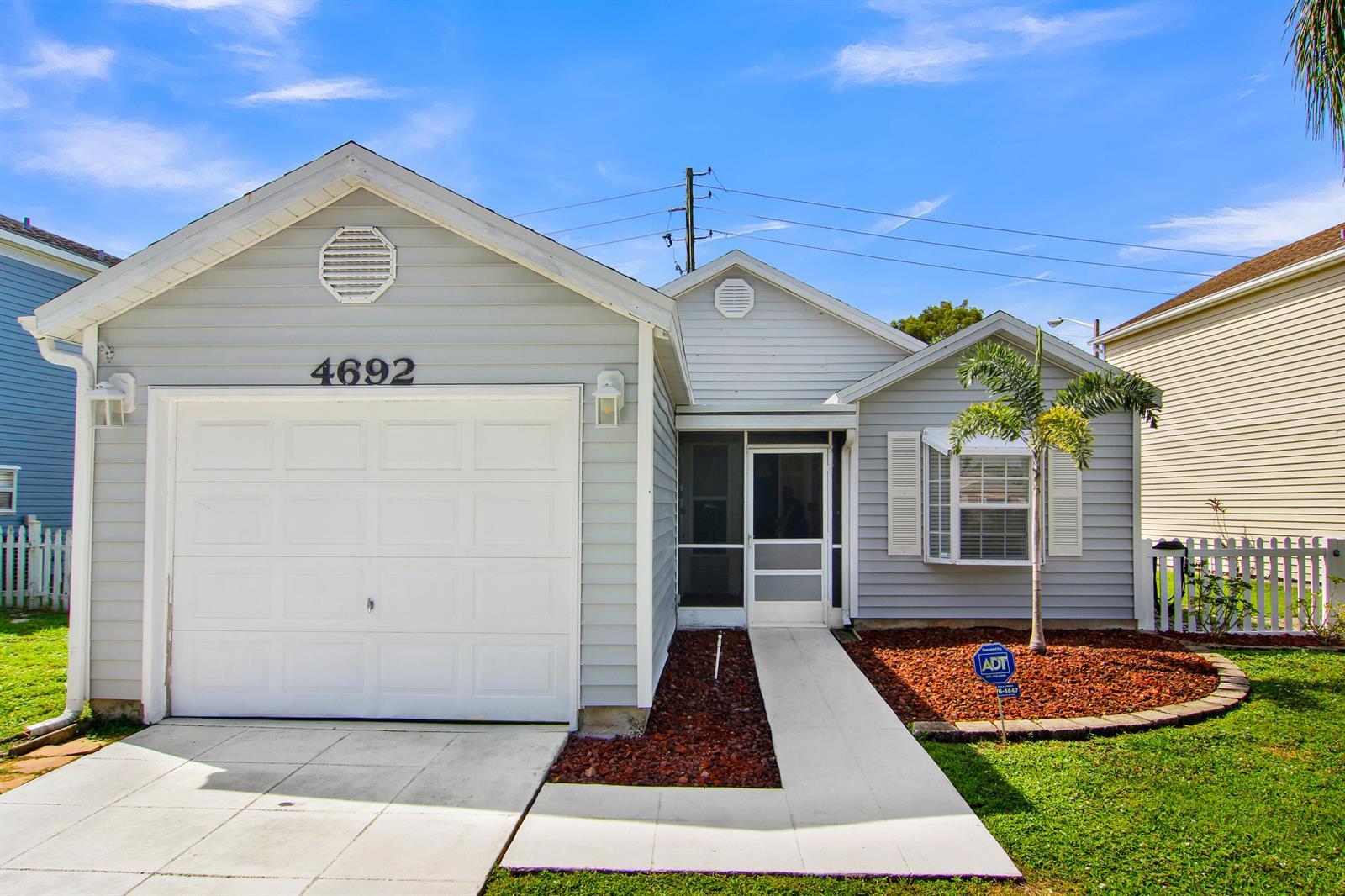 4692 LAKESIDE Circle, West Palm Beach FL 33417