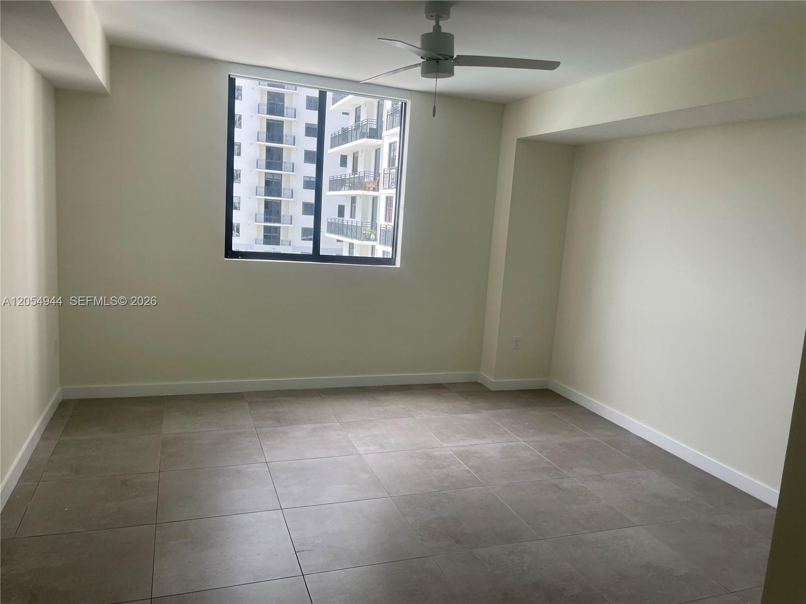 16395 Biscayne Blvd # 1319, North Miami Beach FL 33160