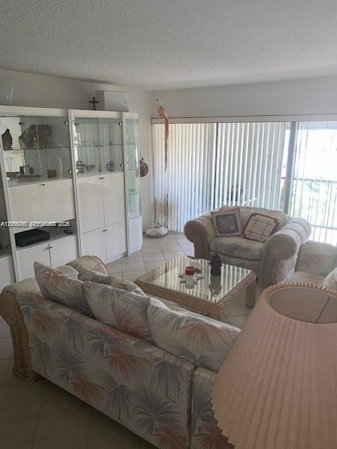 303 Racquet Club Rd # 206, Weston FL 33326