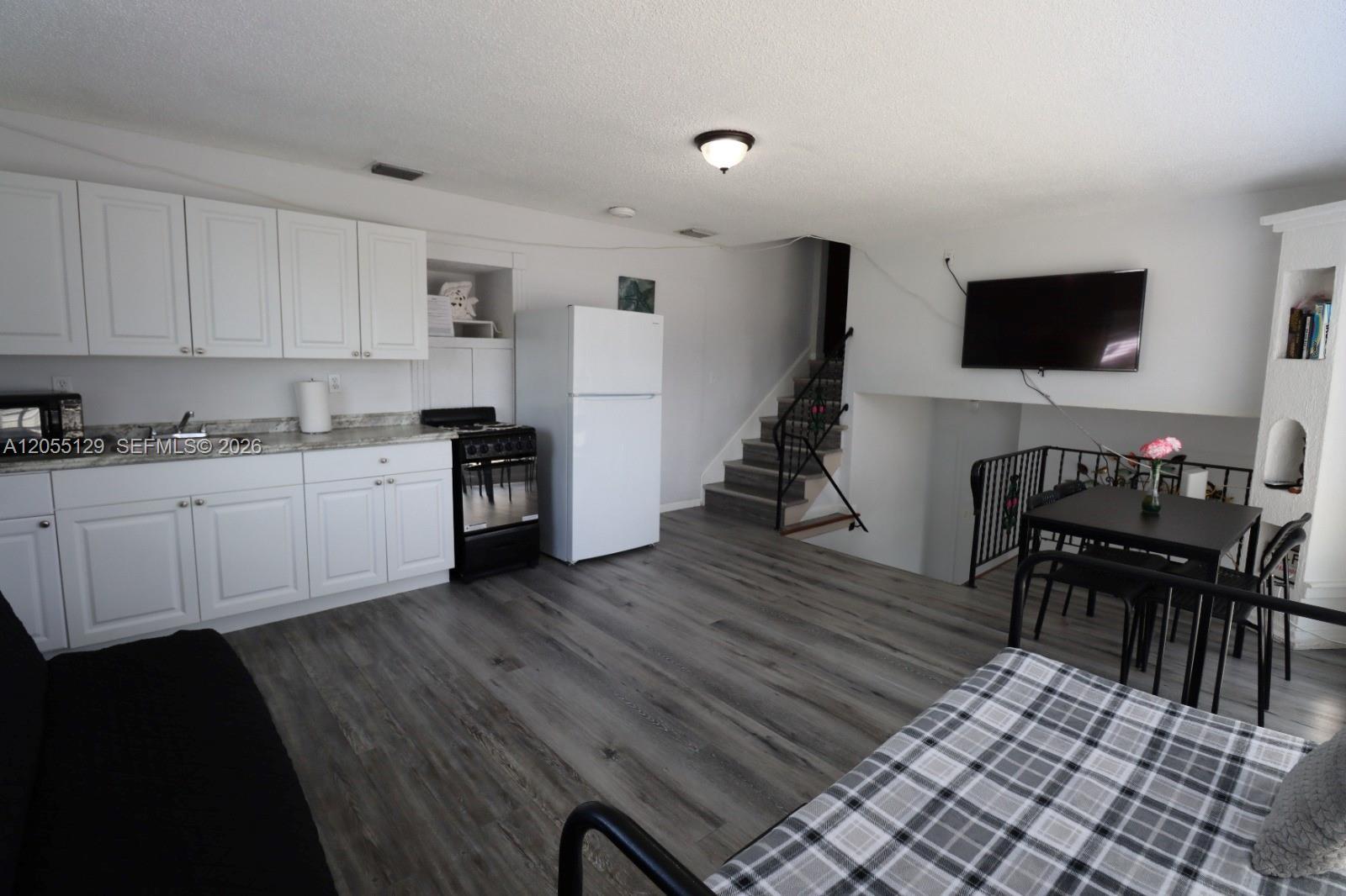 141 Mcarthur Pkwy # A, Pembroke Pines FL 33024