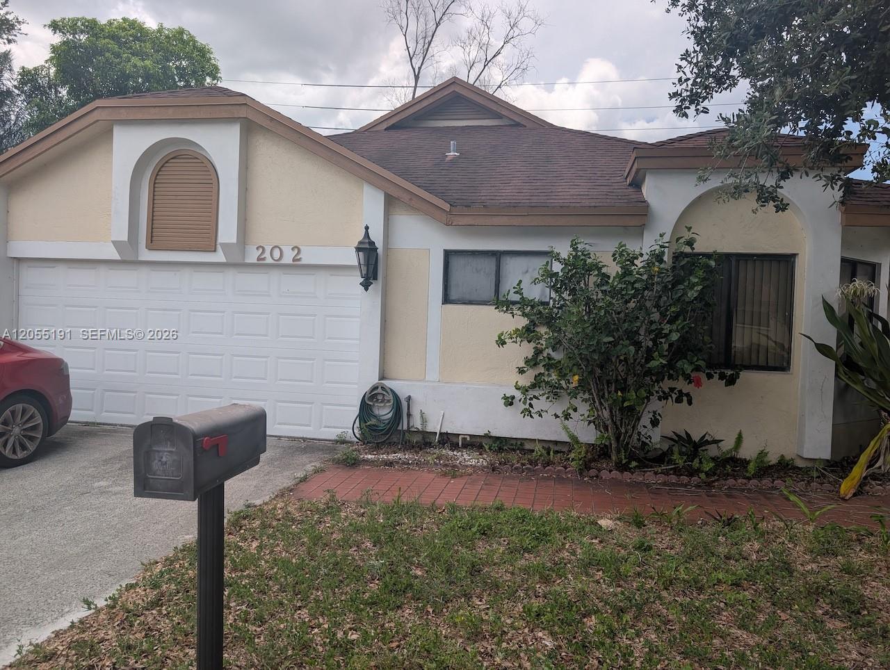 202 Maddy Ln, North Lauderdale FL 33068