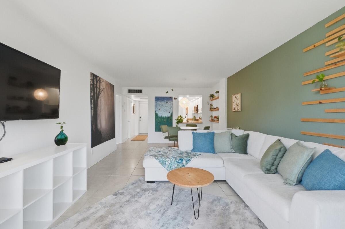 108 ROYAL PARK Drive # 1D, Oakland Park FL 33309