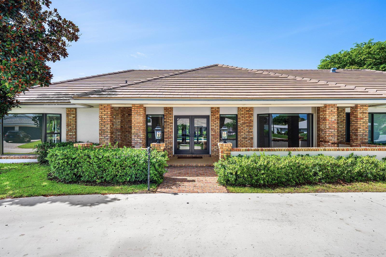 114 Glenbrook Court, Atlantis FL 33462