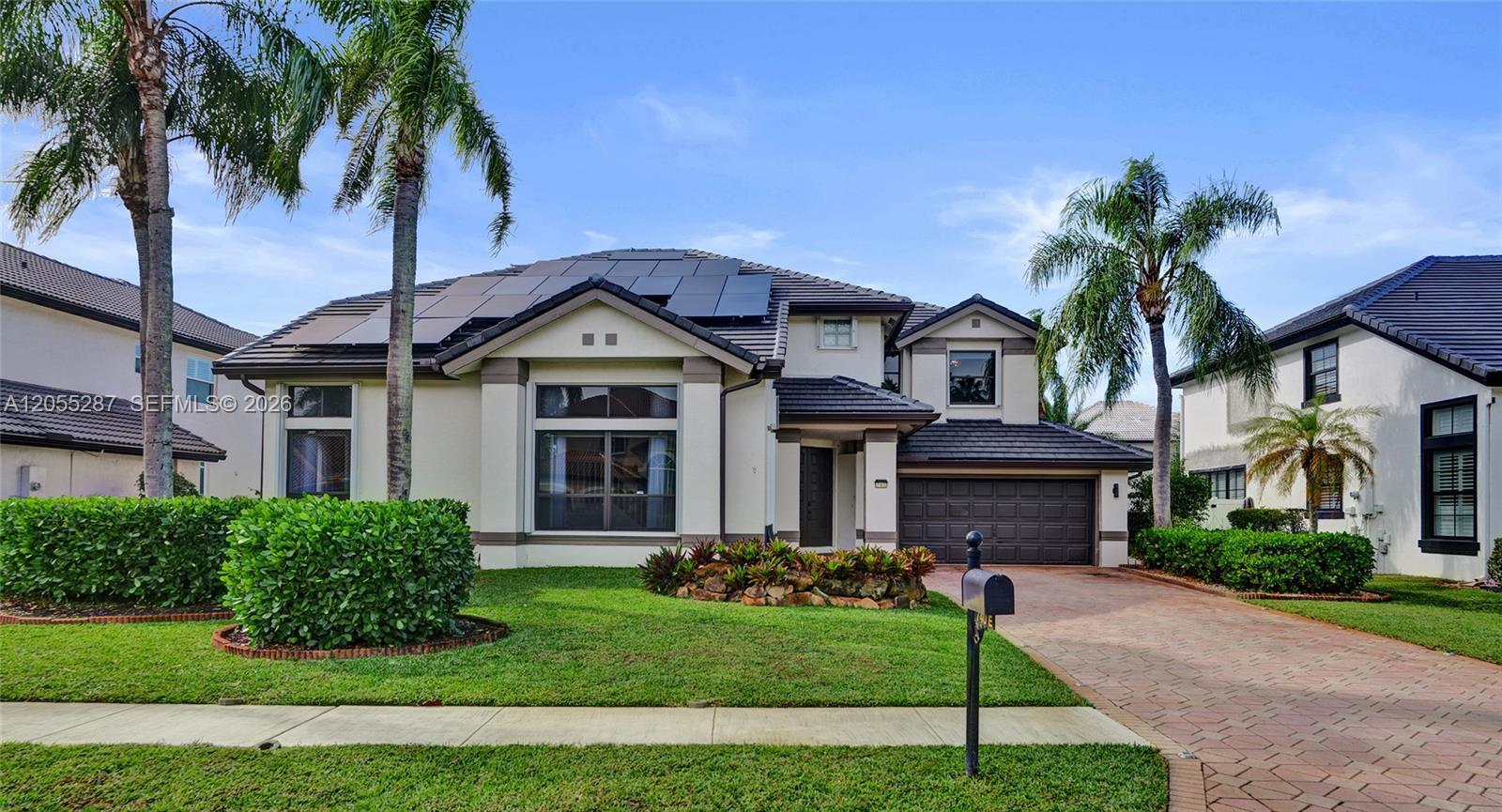 740 E Cypress Pointe Dr E, Pembroke Pines FL 33027